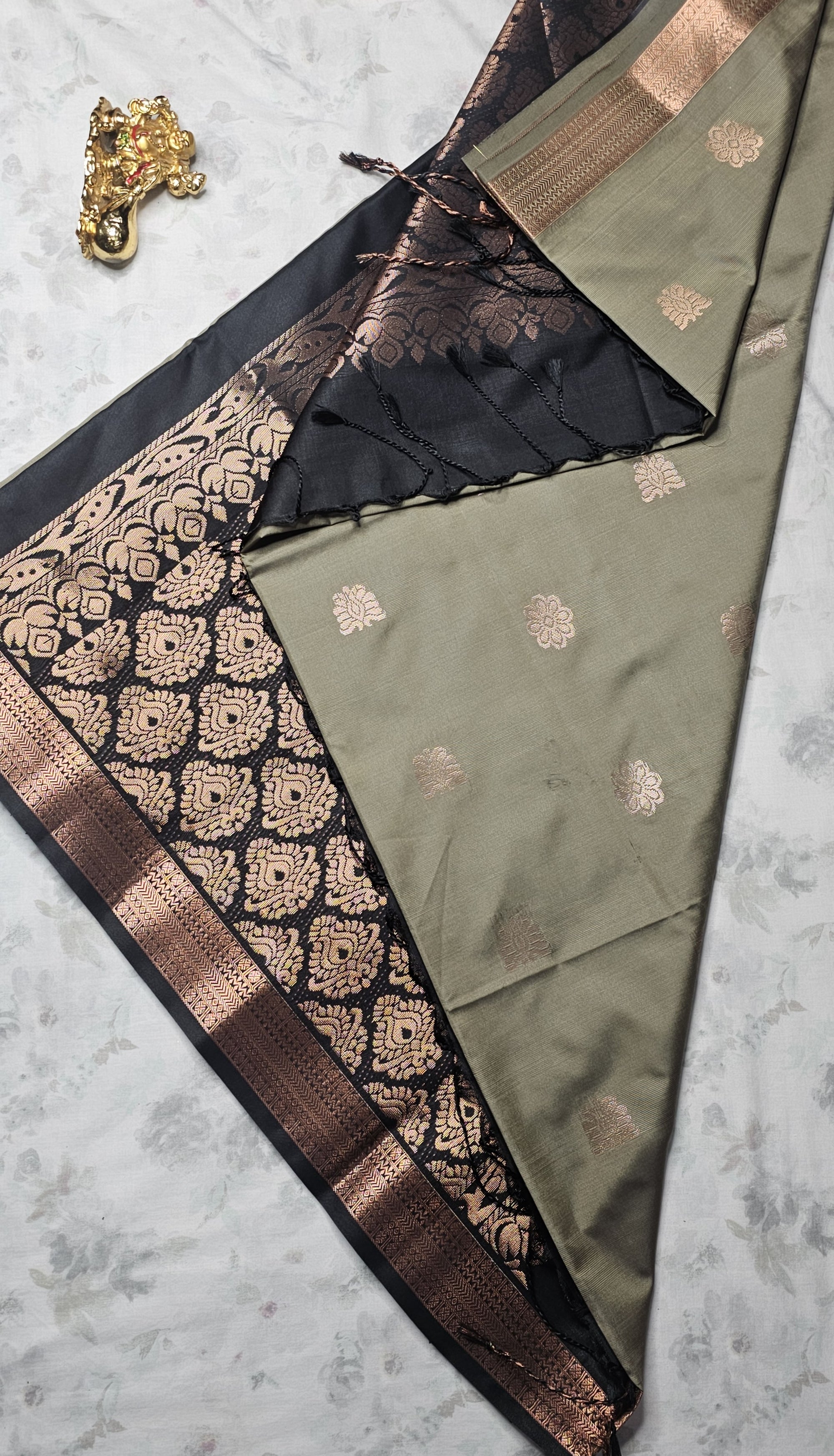 Elegant Olive Green Saree with Black Contrast & Copper Zari Border