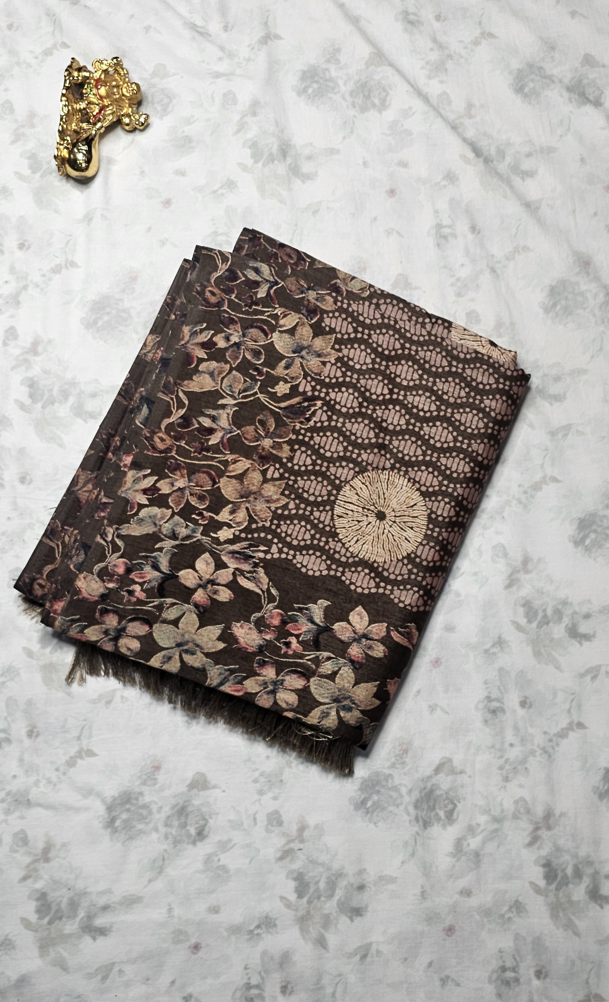 Elegant Brown Saree with Vintage Floral & Geometric Weaving