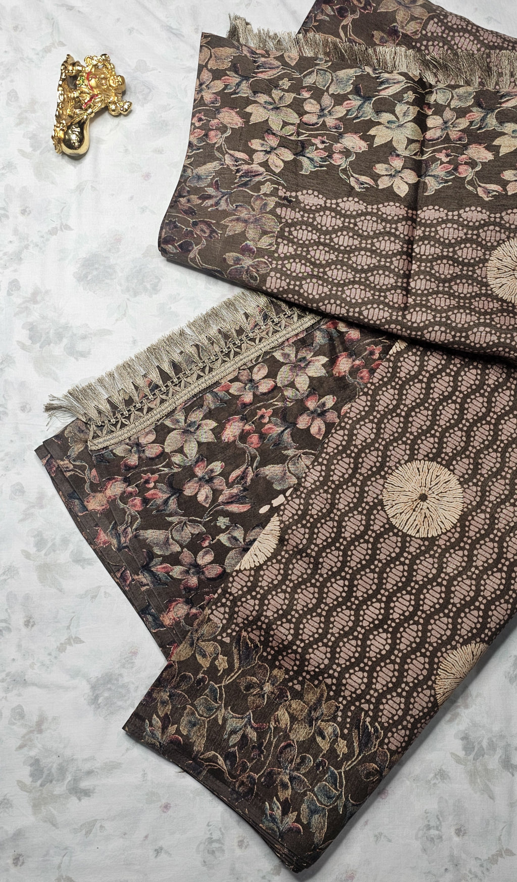 Elegant Brown Saree with Vintage Floral & Geometric Weaving