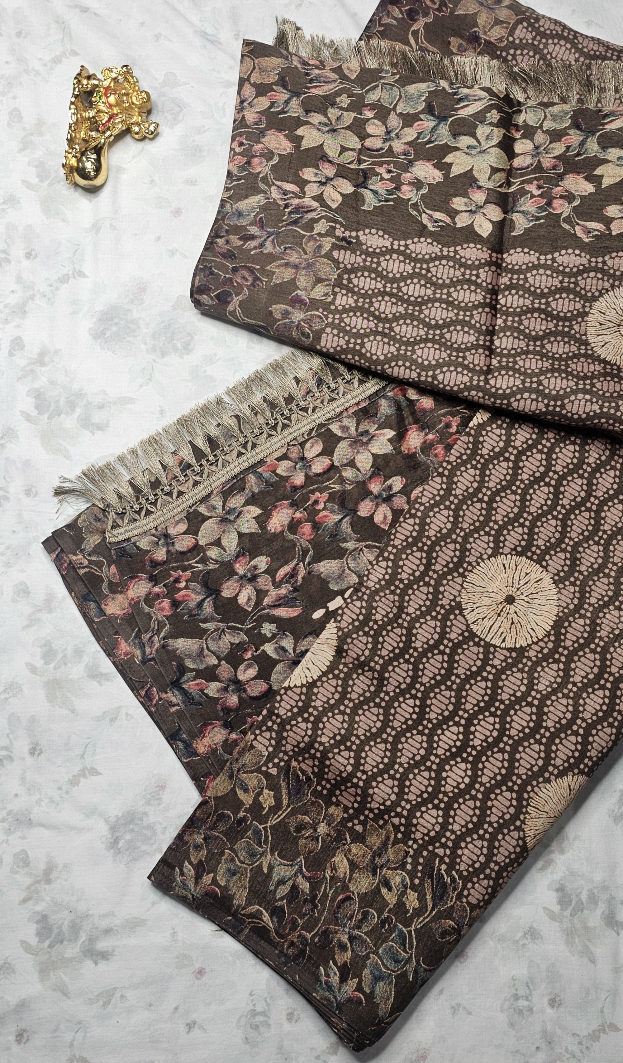 Elegant Brown Saree with Vintage Floral & Geometric Weaving