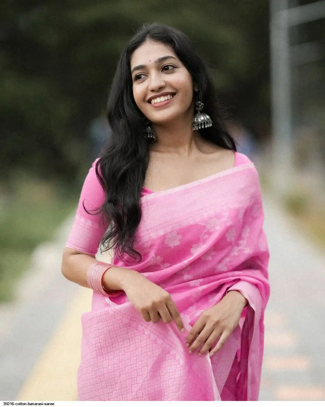 Elegant Pink Banarasi Cotton Saree with Jacquard Weaving