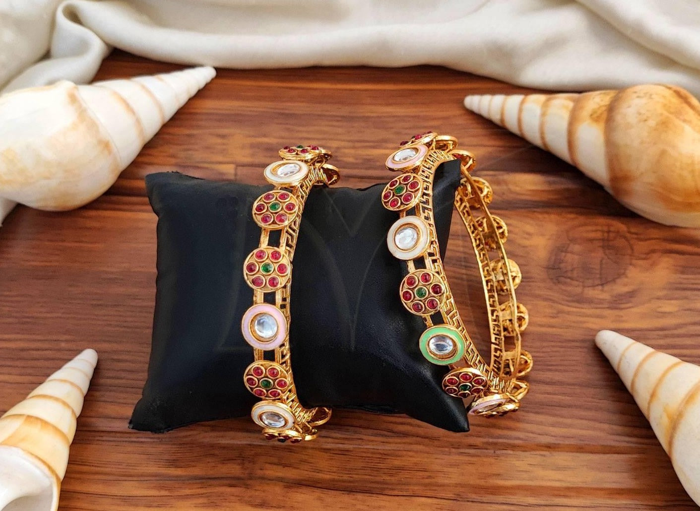 Antique Kundan Floral Bangles (Set of 2)